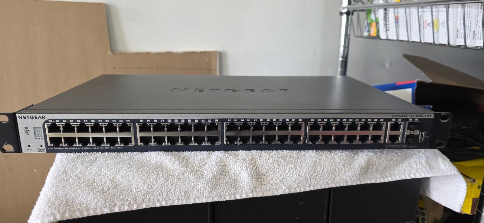 NETGEAR S3300-52X 52-Port Gigabit Smart Switch GS752TX 10G SFP Rack