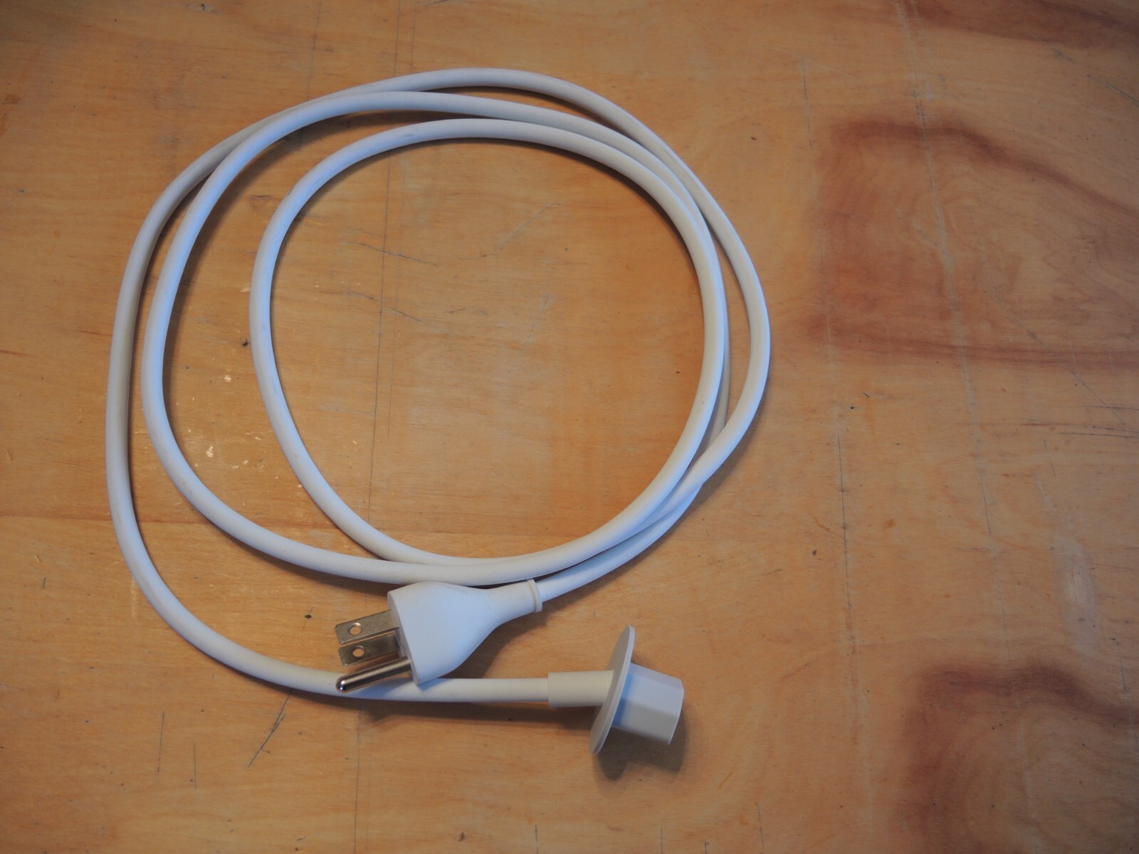 Apple A7 (6-Foot) 3-Prong Power Cable for iMac (Angled Connector) - Off White