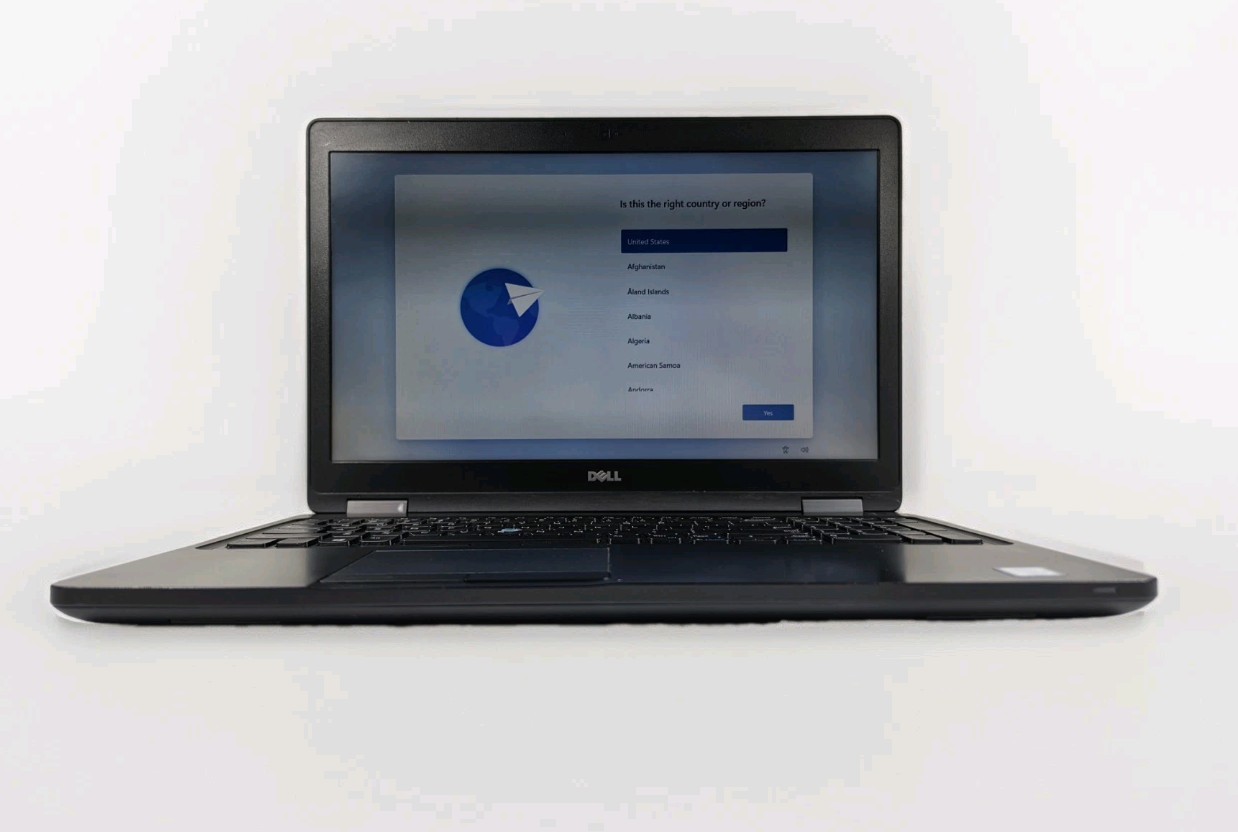 Dell Latitude 5580 15.6" Intel  i5-6200U 2.3GHz 16GB RAM 256GB SSD Windows 11 