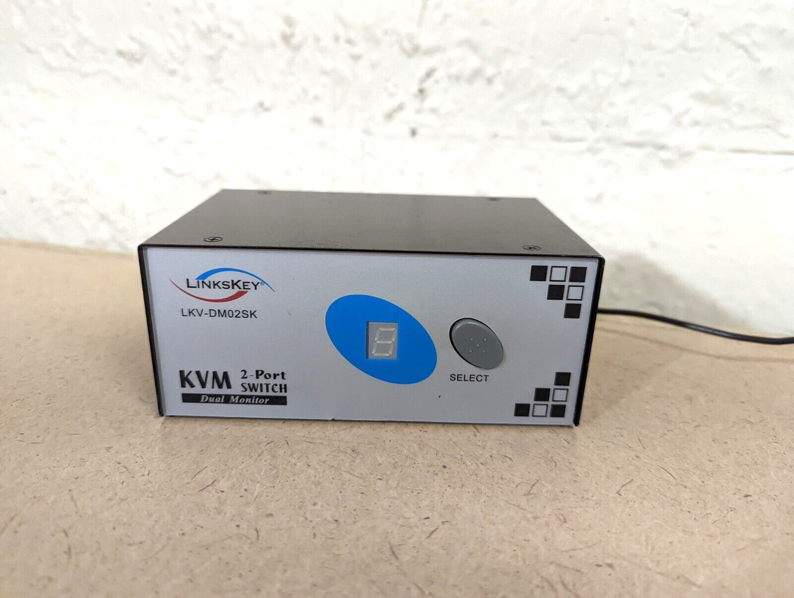 LINKSKEY LKV-DM02SK KVM 2-Port Switch Dual Monitor w/ Power Supply
