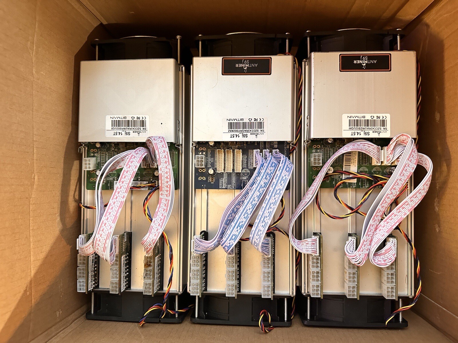 Bitmain Antminer S9 with APW 3++ Power Supply, Scrypt (LTC, DOGE) 504 MH/s 220V