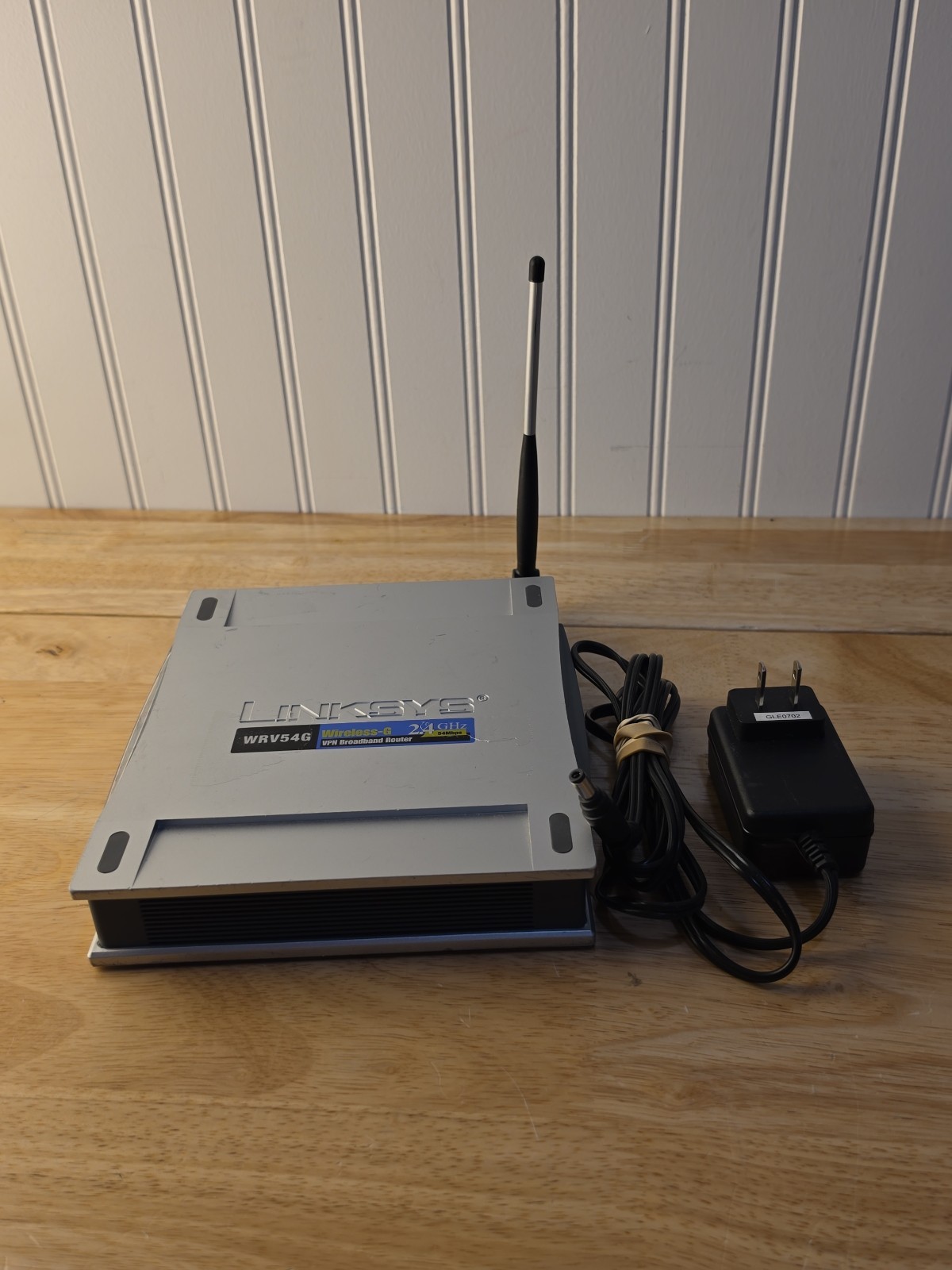 Linksys WRV54G 54 Mbps 4-Port 10/100 Wireless G VPN BroadBand Router WRV54G