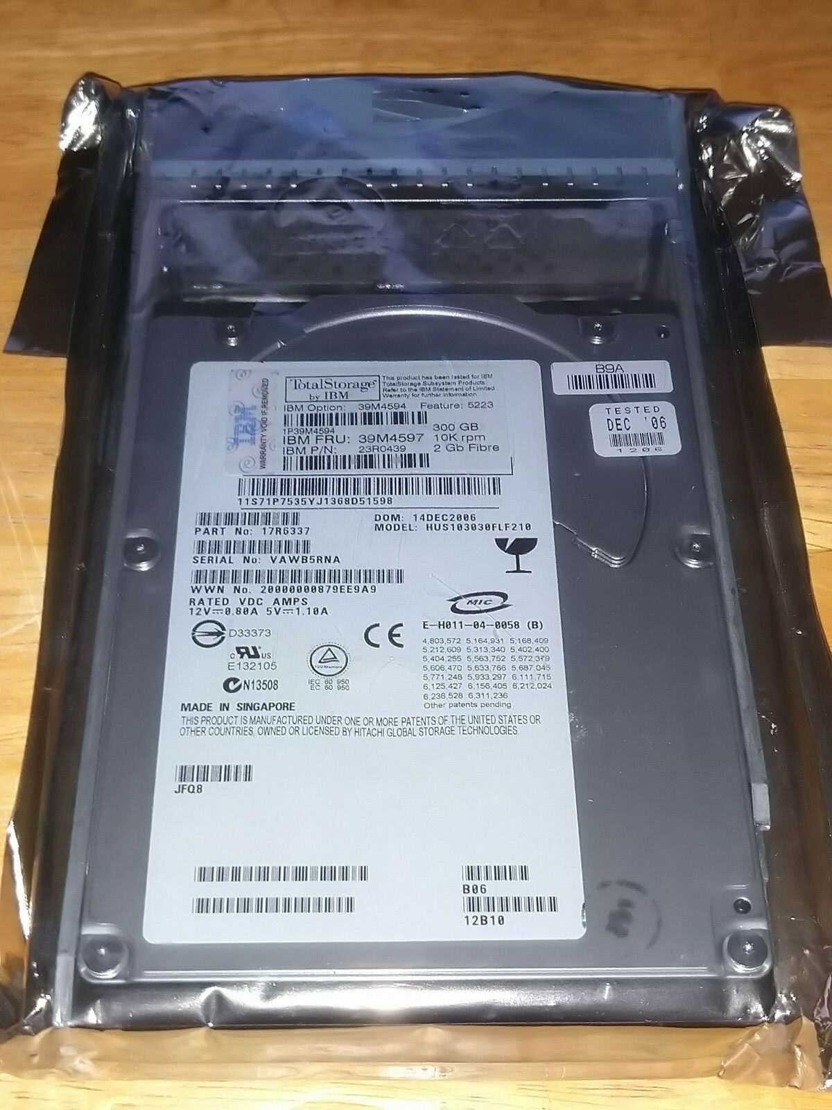 IBM 39M4597 300GB 2Gb FIBER HARD DRIVE 17R6337 39M4594 23R0439 HUS103030FLF210