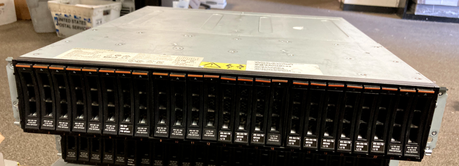 IBM 2072-24E 2072-SEU Storwize V3700 Expansion Enclosure No HDD/ Frame