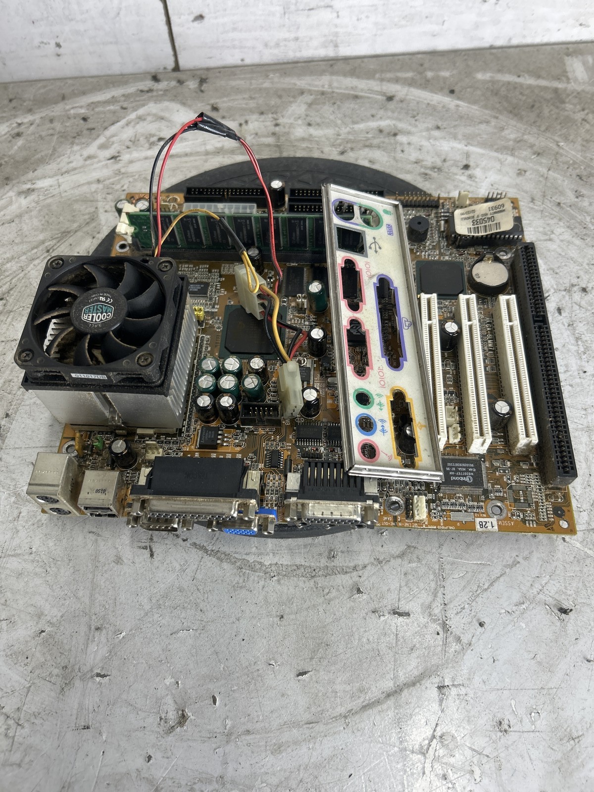 GIGABYTE GA-6LMM7 Intel Celeron 300A MHz 256MB