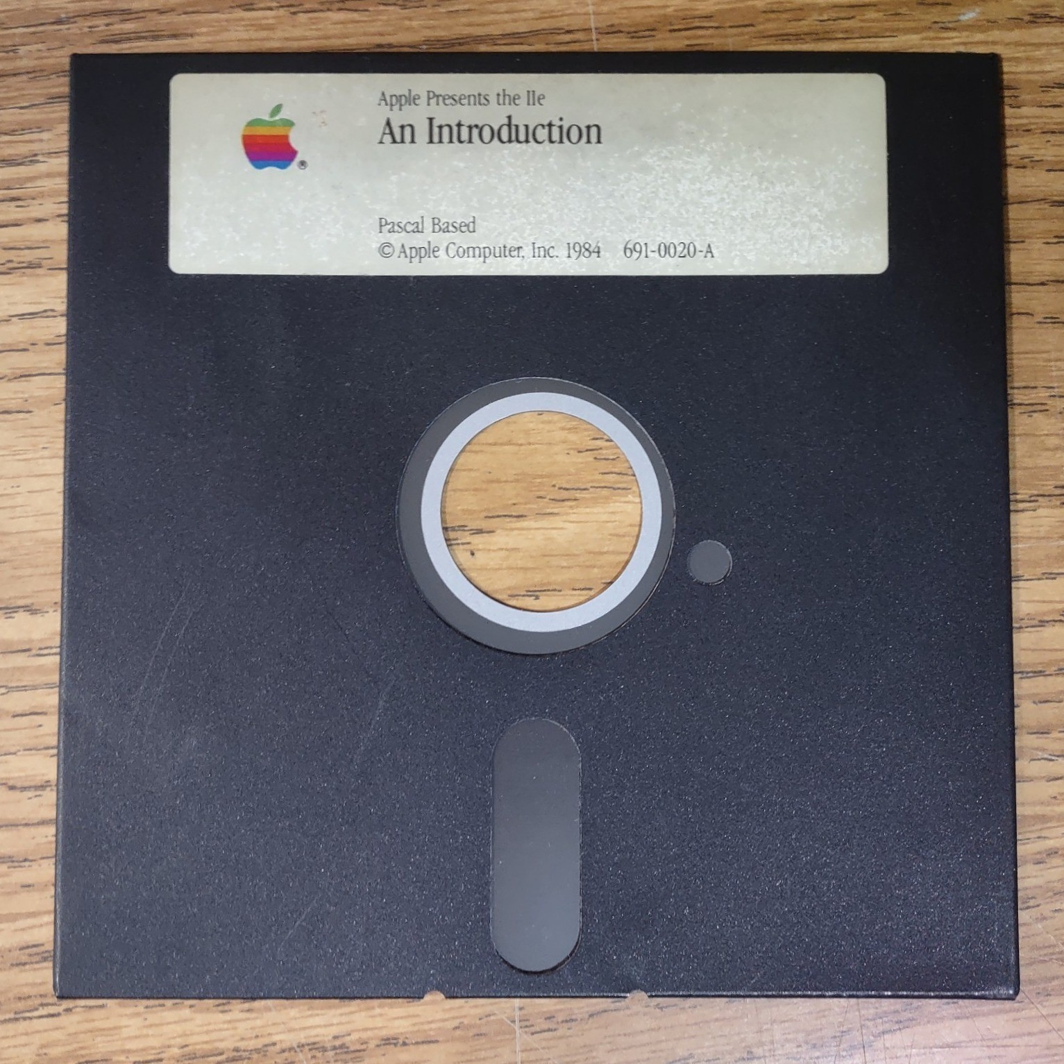 Vintage 1984 Apple IIe 5.25 Floppy Disk Introduction Inside Story 691-0020-A