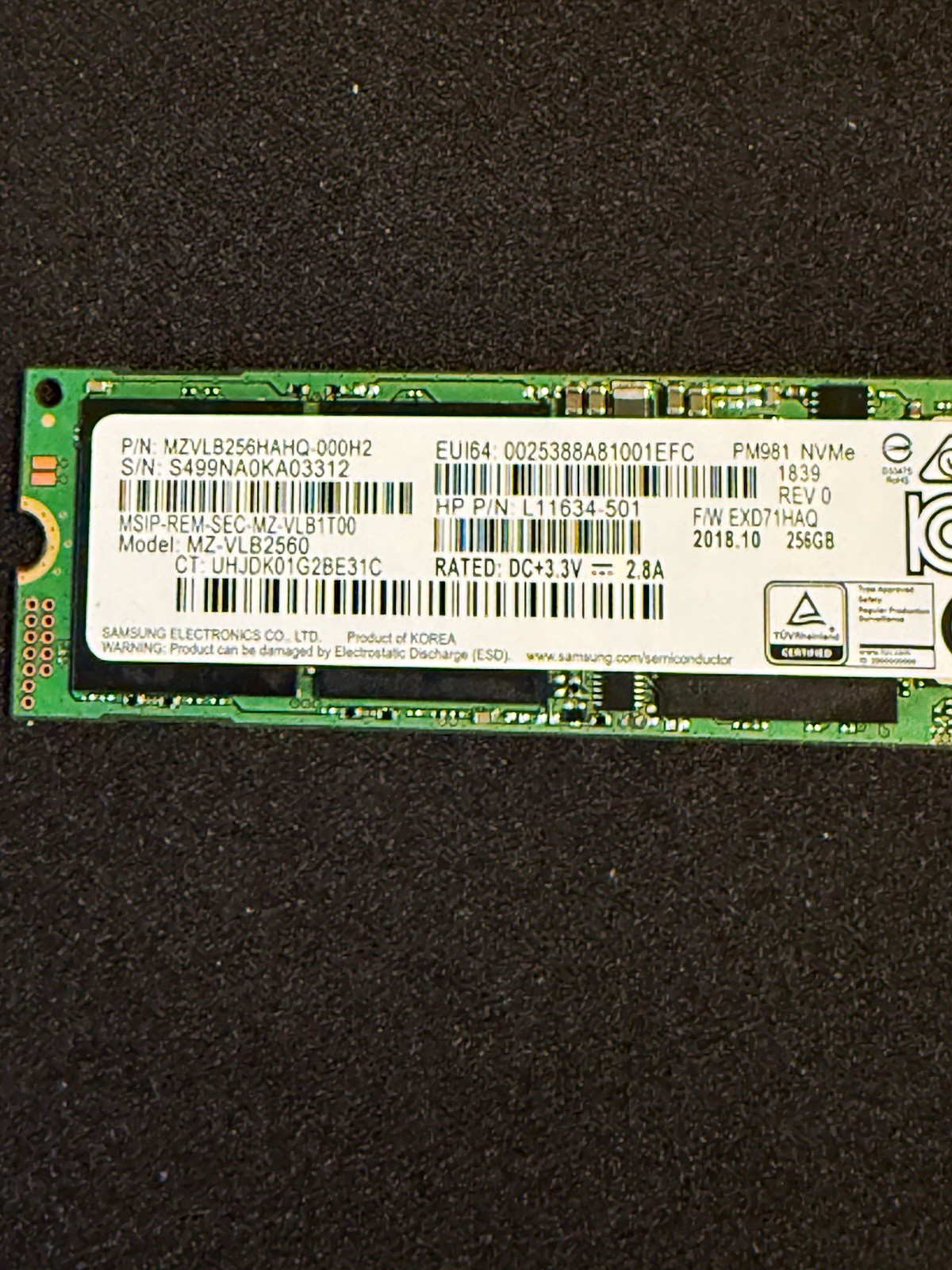 Samsung PM981 256GB NVMe M.2 Internal SSD MZVLB256HAHQ-000H2