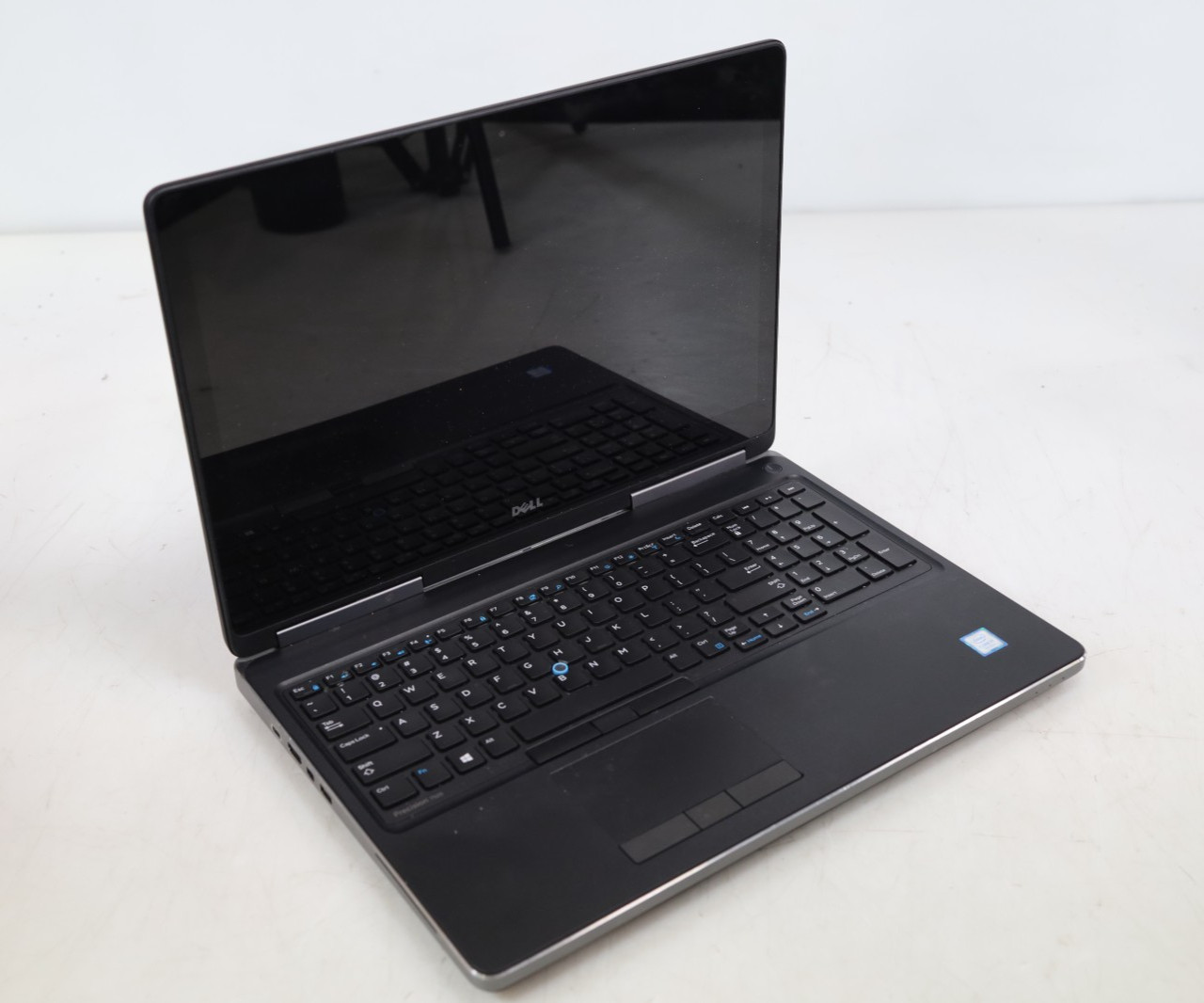DELL PRECISION 7520 15.6" Intel i7-7820HQ 16GB DDR4 512GB SSD No COA OS