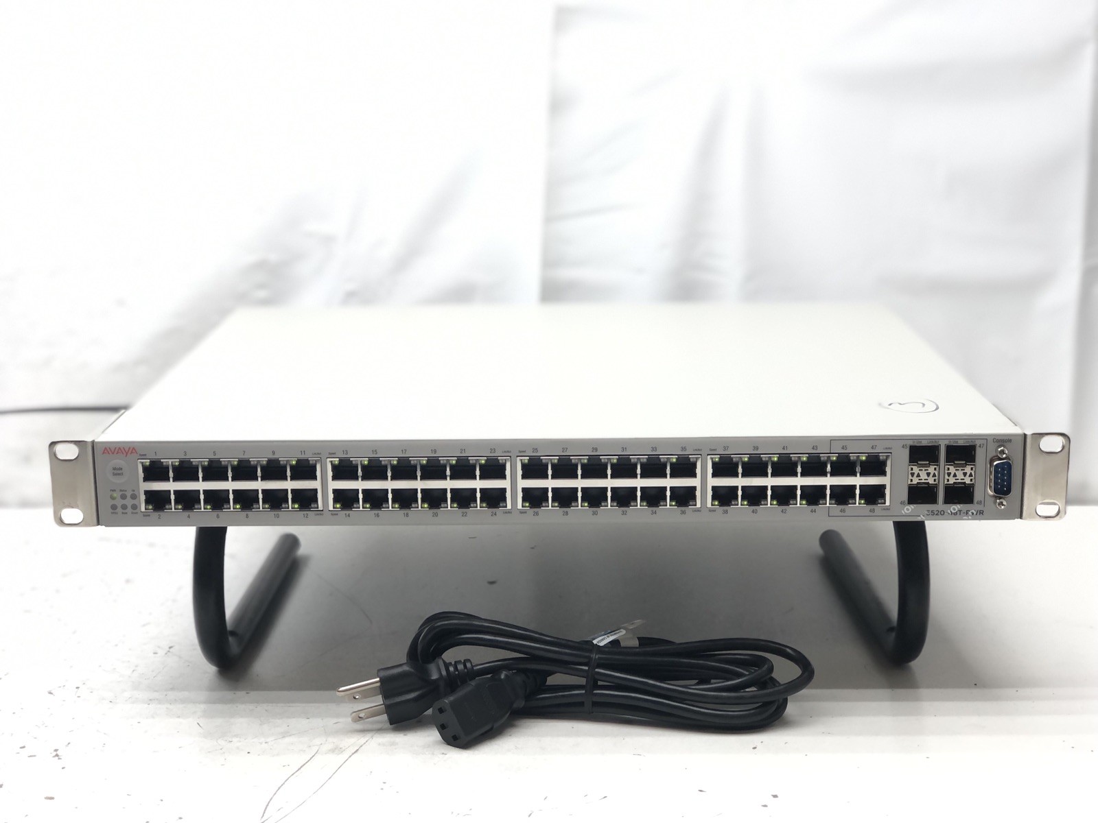 Avaya BayStack 5520-48T-PWR 48-Port PoE Switch
