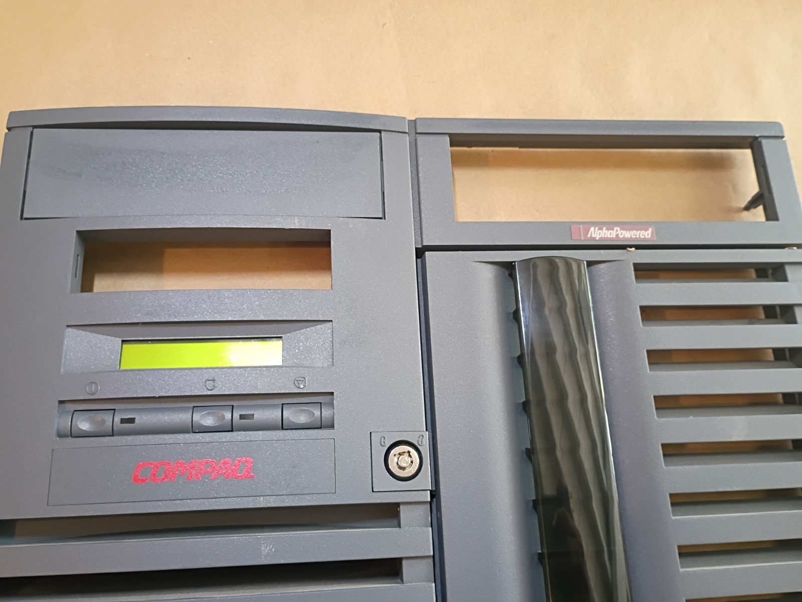 HP Compaq Alphaserver DEC DS20  Front Panel