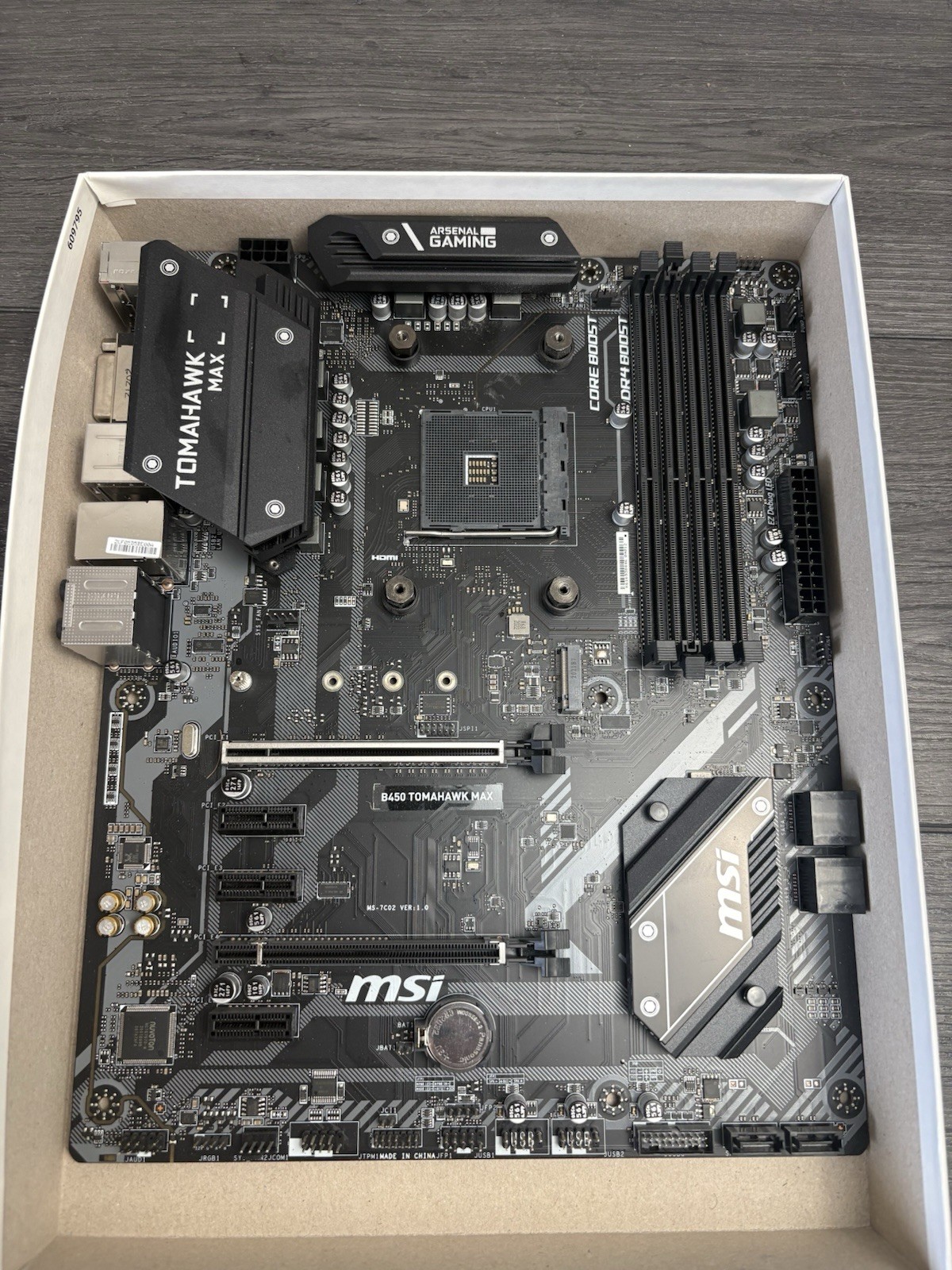 MSi B450 TOMAHAWK AM4 ATX AMD DDR4 Gaming Motherboard no i/o shield