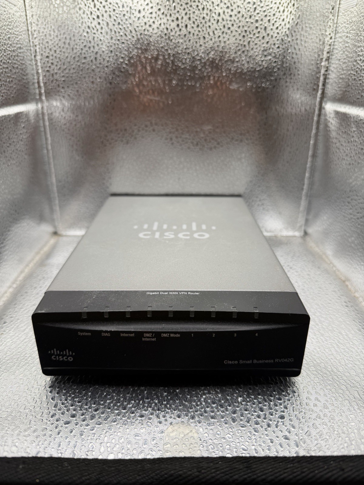 Cisco Systems RV042G Dual Gigabit WAN VPN Router