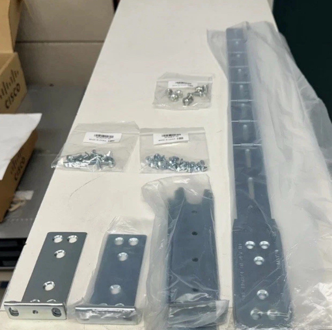 Cisco (C9500-4PTH-KIT) 4-POST Rack Mount Kit FOR C9500-32C-A  And C9500-32CQ