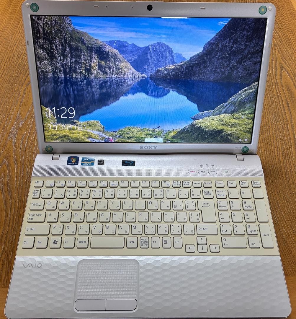 SONY VAIO E Series 15.5" Laptop VPCEH19FJ White Used Japan Genuine