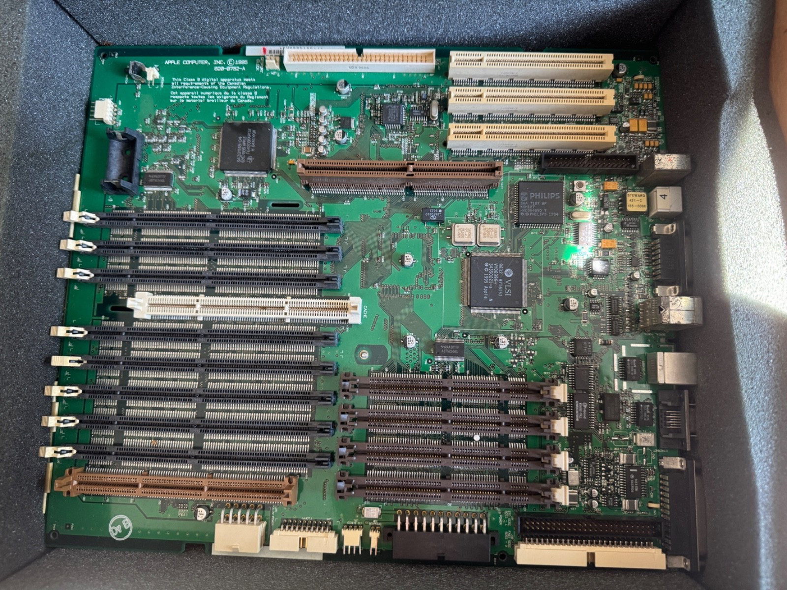 Apple Power Macintosh 7600 Logic Board P/N: 820-0752-A  ...  NEW in Apple Box