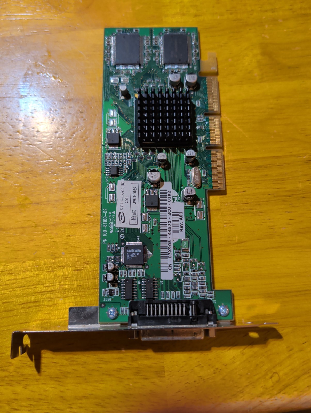 Dell / ATI Radeon 7000 (or Radeon VE) 32MB AGP graphics card