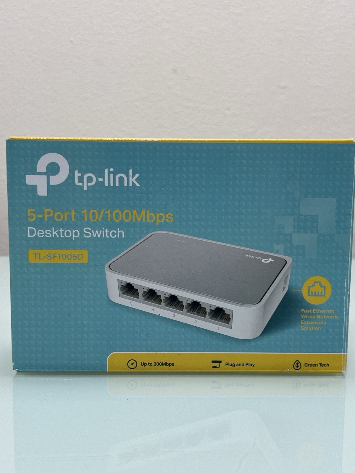 TP-Link TL-SF1005D 5 Port 10/100Mbps Desktop Ethernet Switch w Box