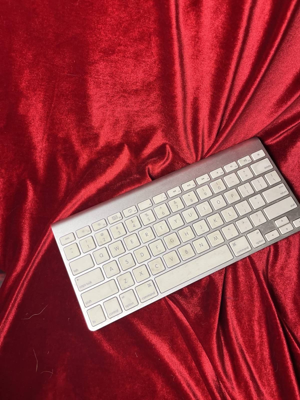 Apple A1314 Wireless Magic Keyboard - MC184LL/B