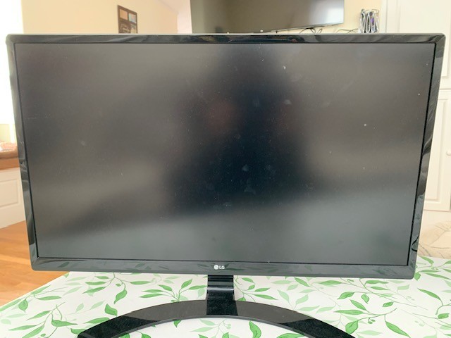 Preowned LG 24BL650C-B 24 inch Widescreen IPS LCD Monitor