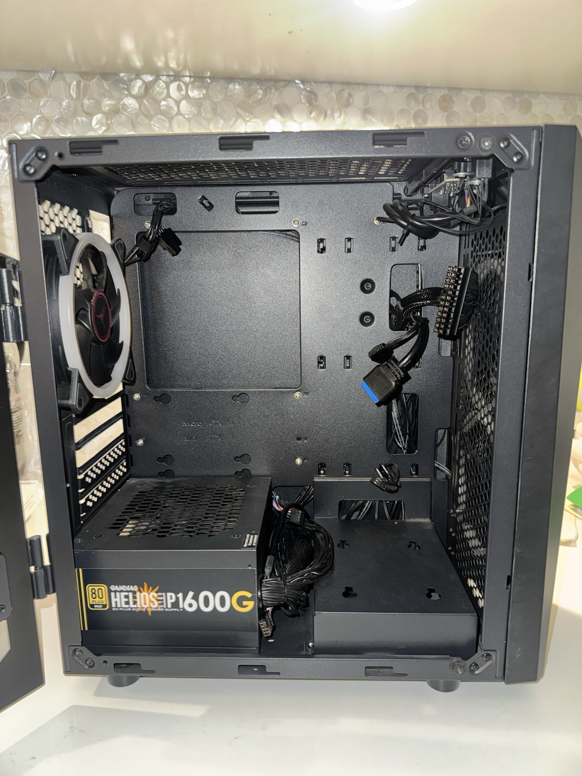 Skytech Gaming Mid Tower MicroATX Case Black Tempered Glass w/ 600 PSU