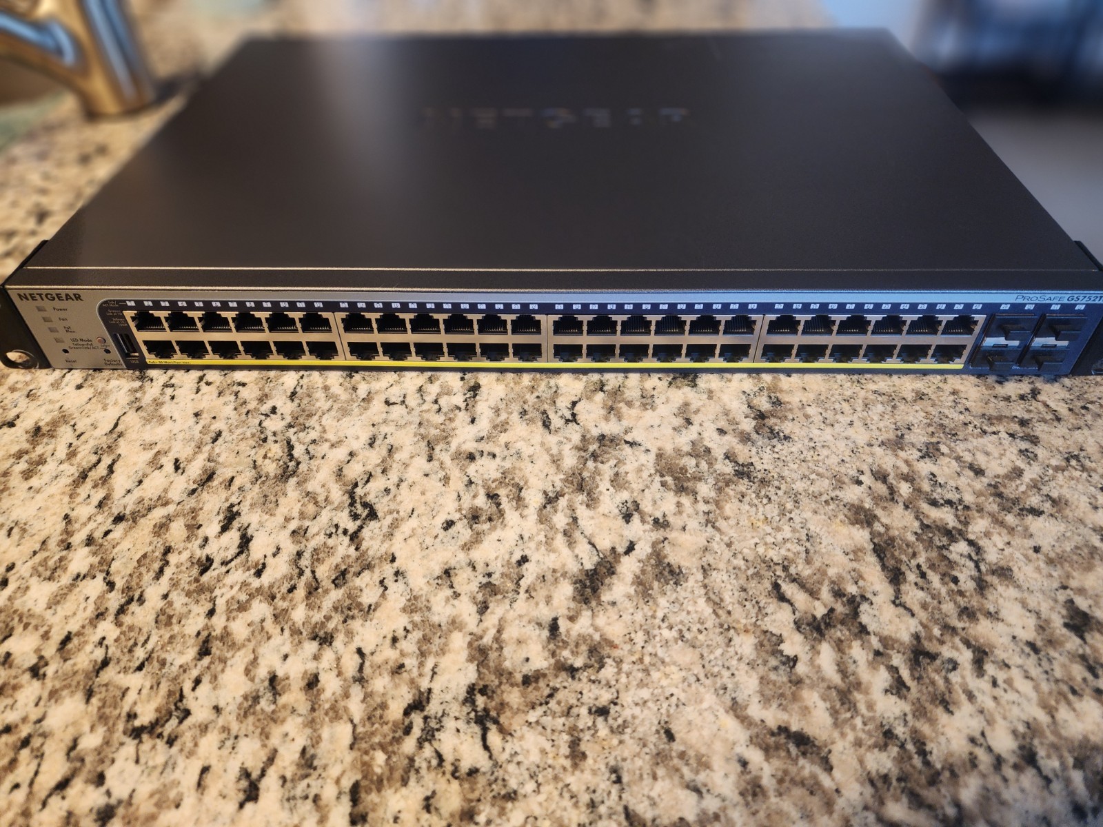 NETGEAR ProSafe (GS752TP) 52 Port Gigabit Ethernet Switch