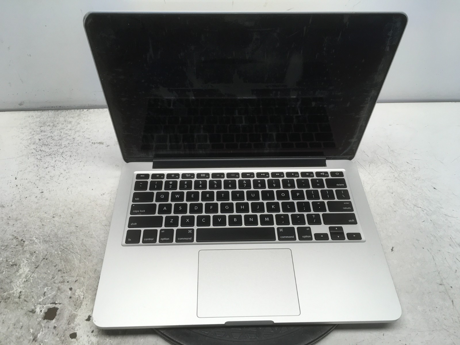 Apple MacBook Pro A1502 Intel i5-5287U 2.9GHz 8 GB NO HDD No Batt