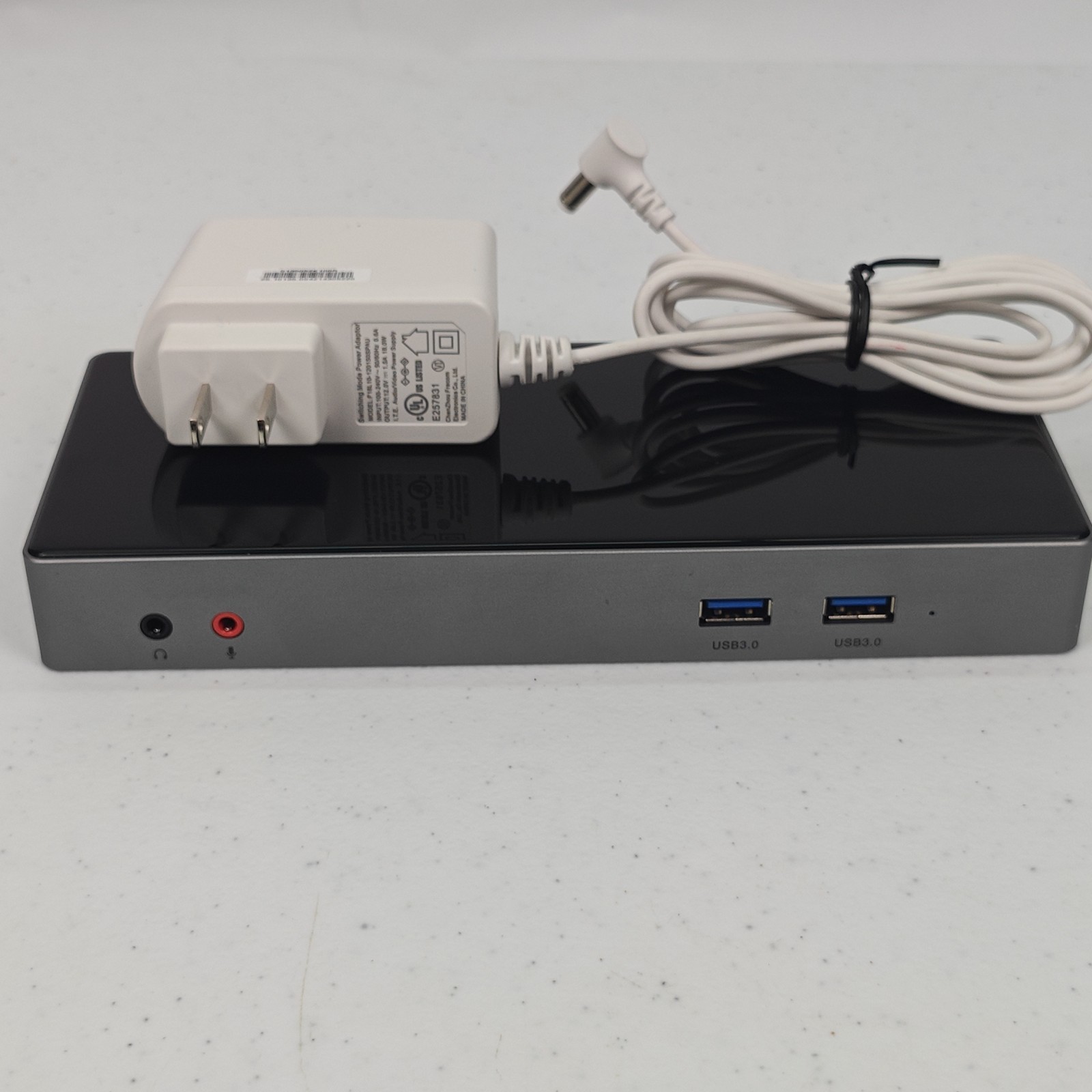 QGeeM 13-IN-1 Universal USB Docking Station 6 USB 3.0 Ports, HDMI, DVI