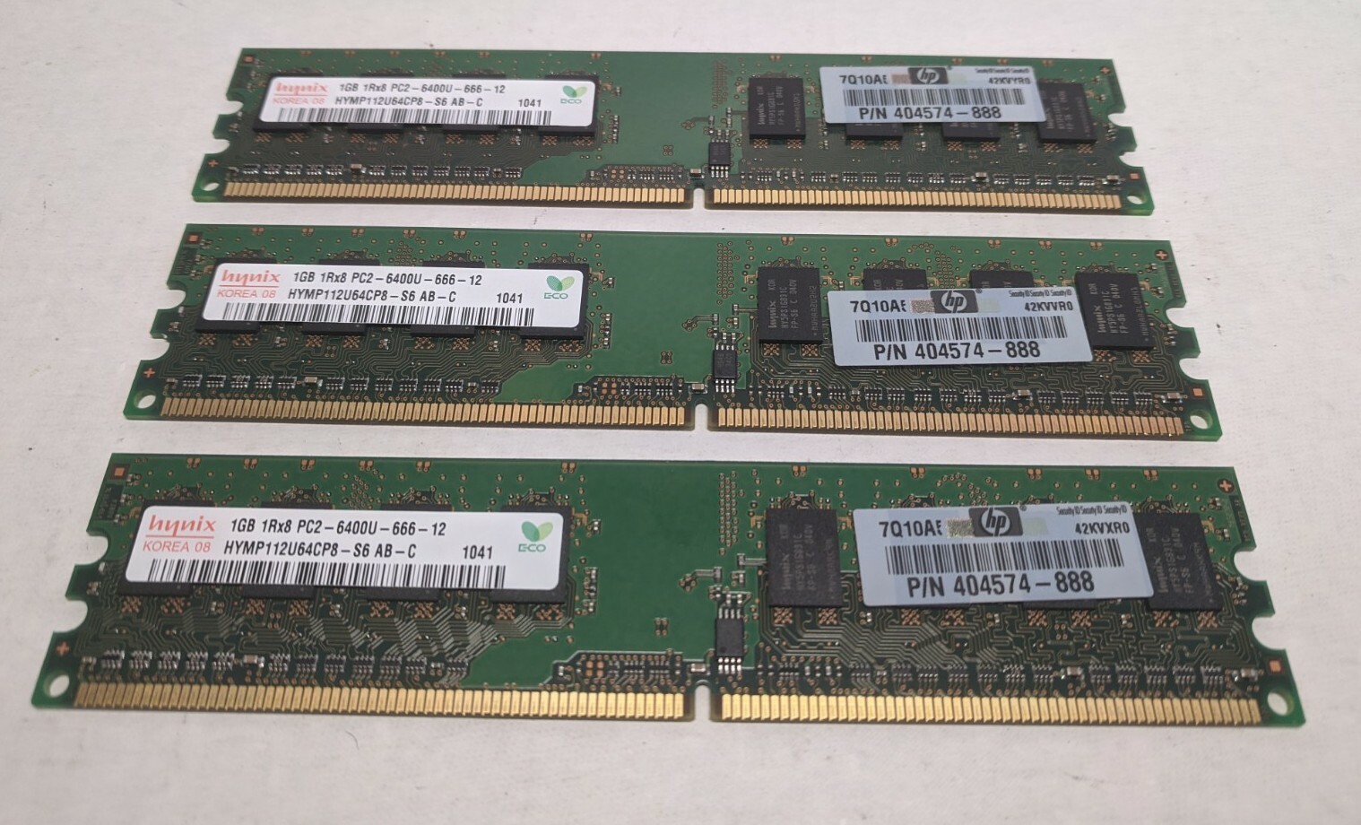 Hynix 3GB (3x1GB) 1Rx8 PC2-6400 DDR2-800MHz Desktop RAM (HYMP112U64CP8-S6)