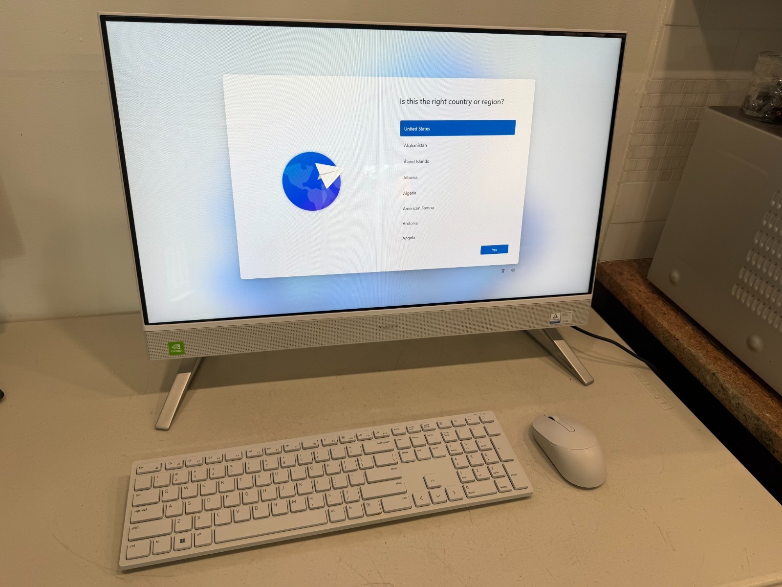 Dell Inspiron 27 7710 AIO 27" Touch i7-1255U 16GB 512GB SSD 1TB HDD MX550 Win11