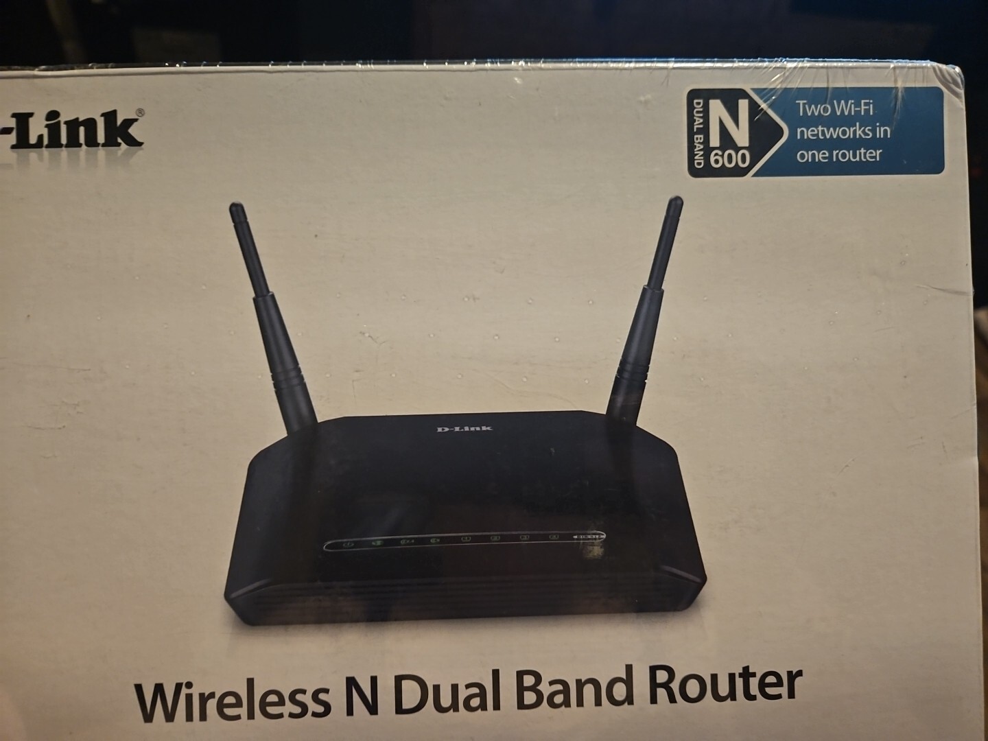 D-Link DIR-815 300 Mbps 4-Port 10/100 Wireless N Router