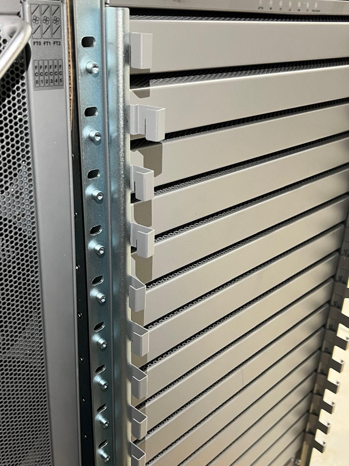 CISCO NCS-5516 CHASSIS NC55-RP 6x NC55-5516-FC NC55-PWR-3KW-AC NCS-5508