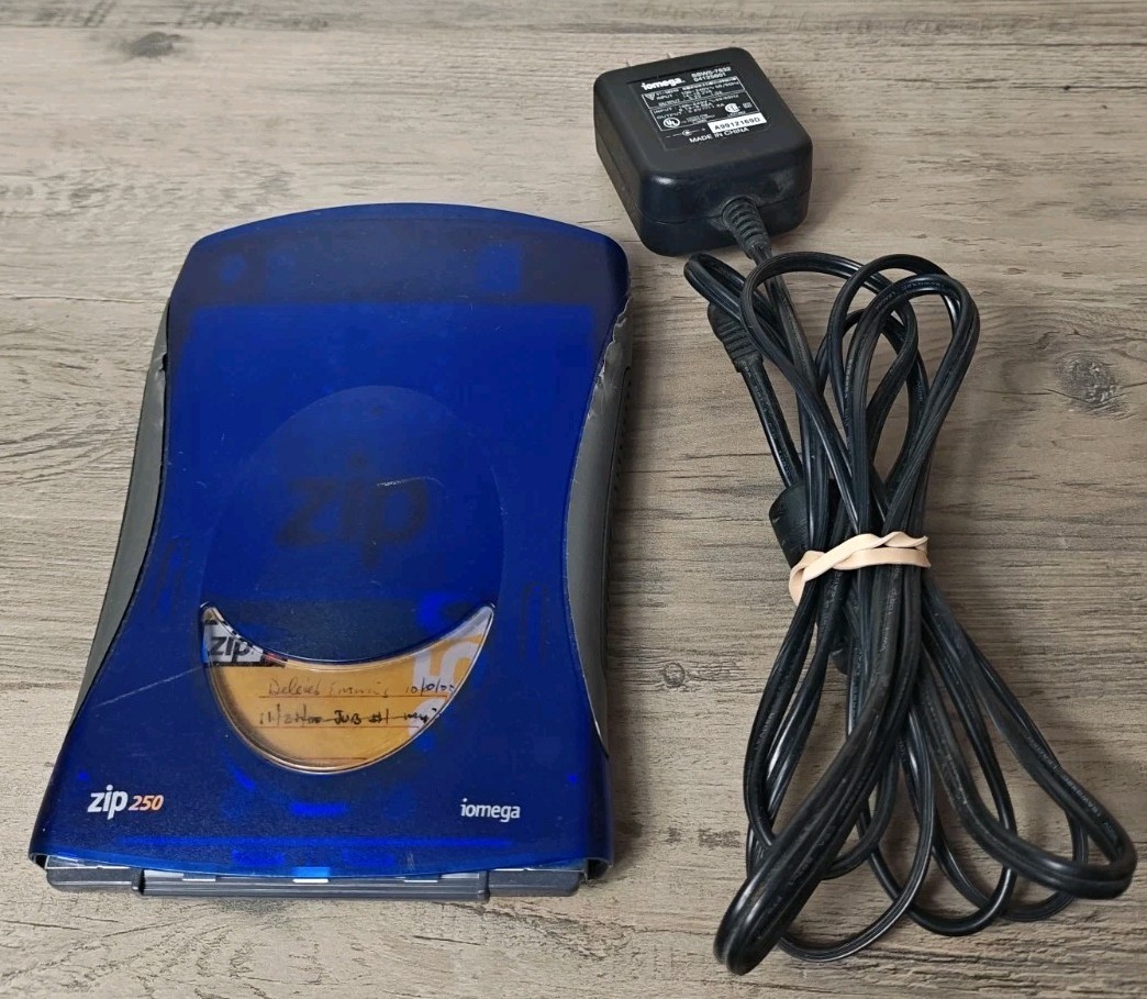 As Is Iomega Zip 250 USB-Powered External Drive Blue Z250USBPCMP W/ 250mb disc
