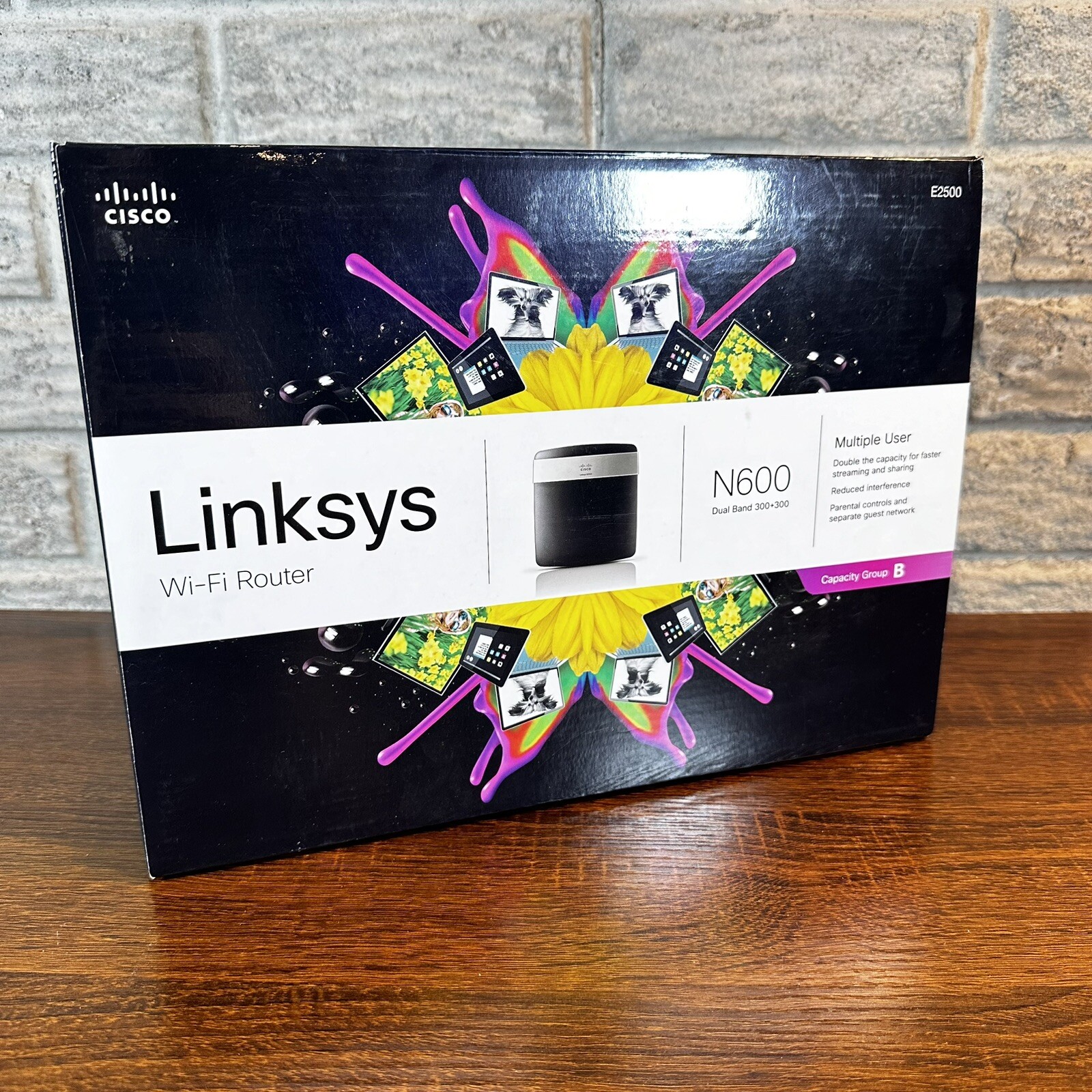 Linksys E2500 N600 Advanced High Speed Simultaneous Dual-Band Wireless-N Router