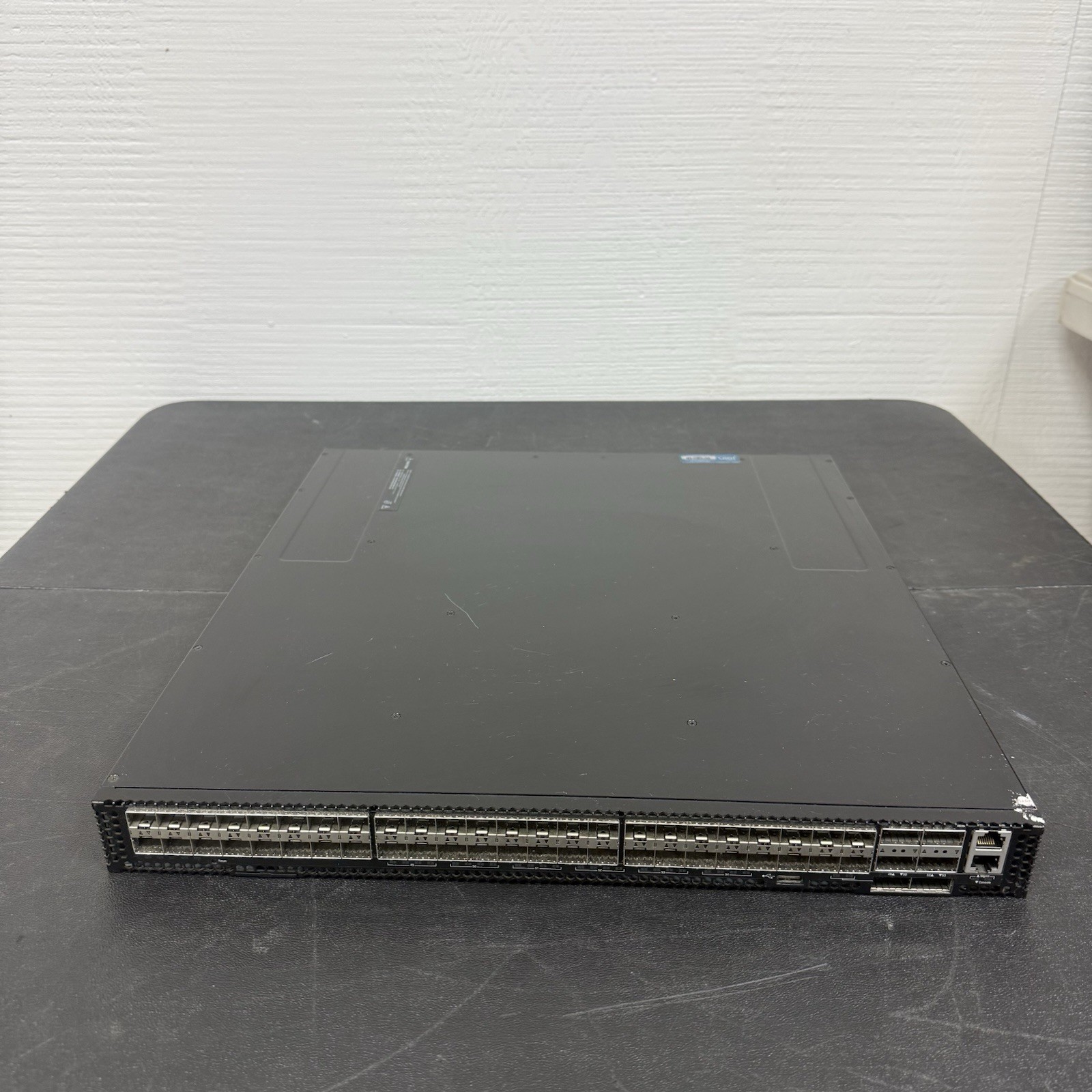 Edge Core 5812-54X-O-AC-F 48-Port SFP+ 6-Port QSFP+