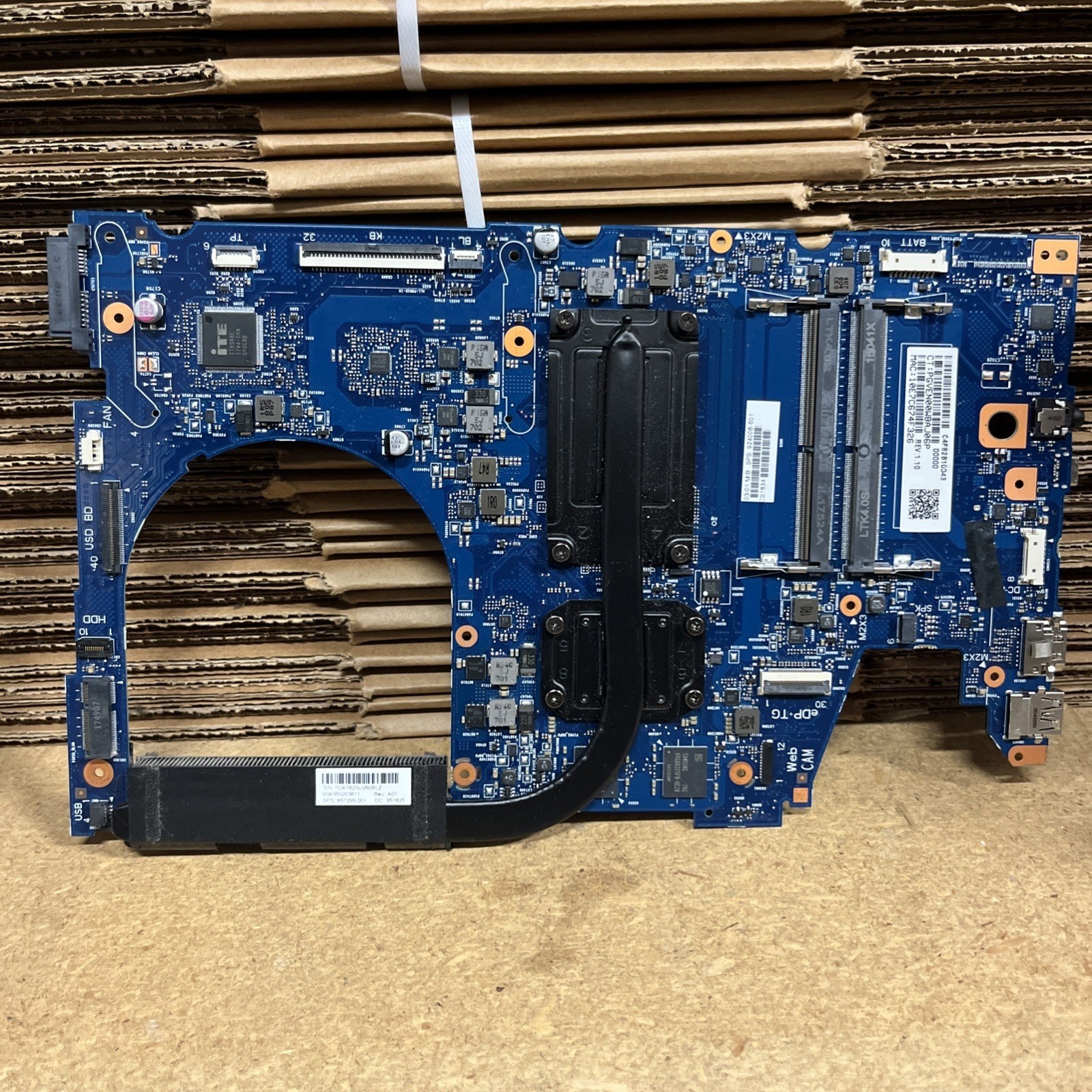 HP Envy 17-u273cl i7-8550U @ 1.8GHz GeForce MX150 Motherboard P/N: 6050A2922701
