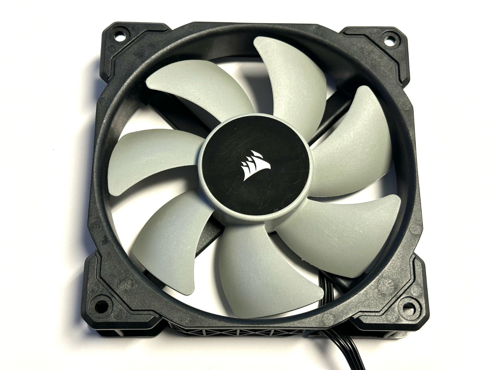 Corsair CO-9050039 Ml120 120mm PWM Premium Magnetic Levitation Fan - Black