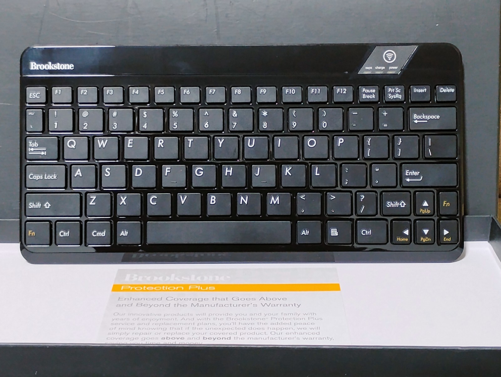 Brookstone Slim Bluetooth Keyboard/ W Leather case & Stylus Tested No charger