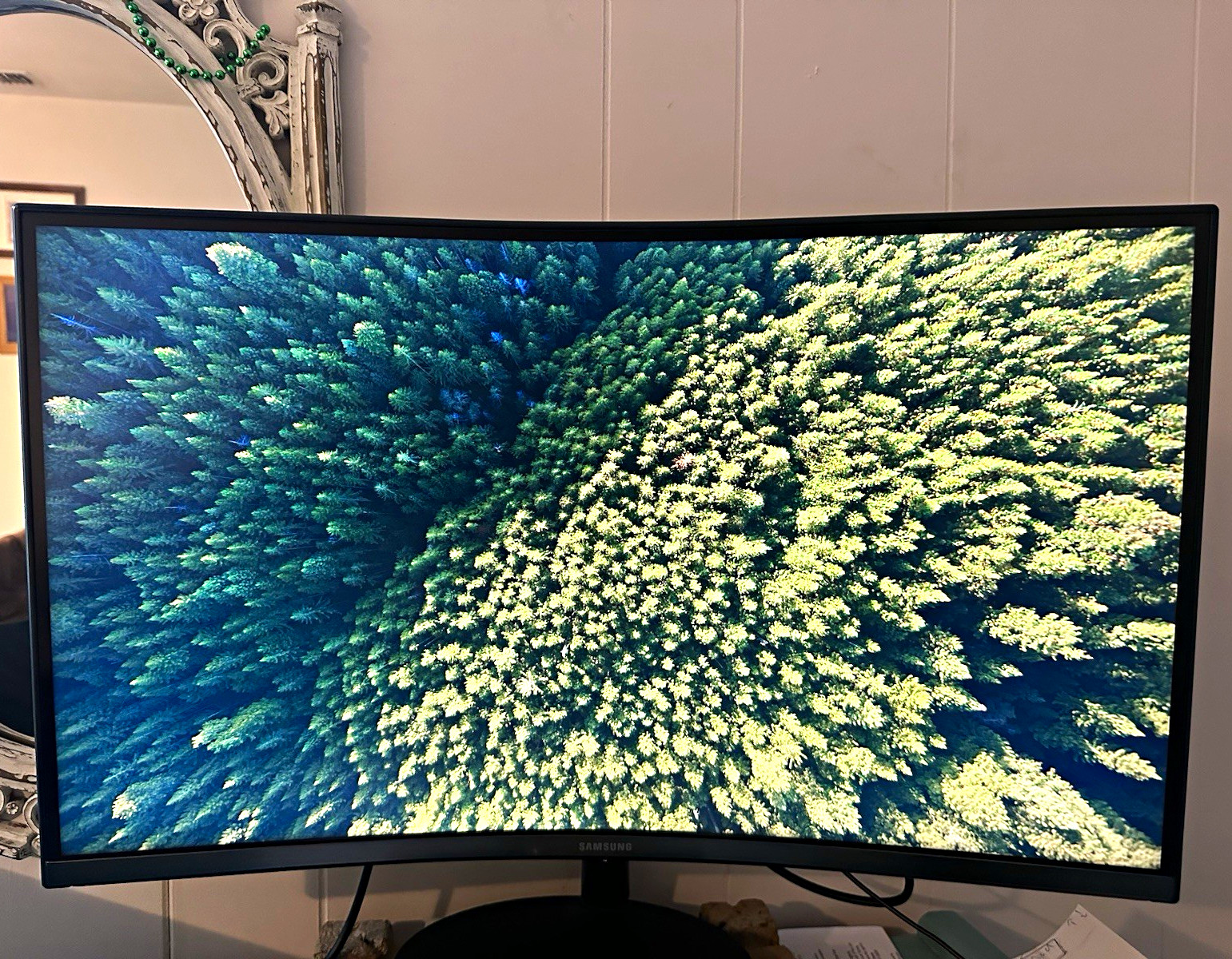 Samsung - 27” C39C series 1000R Curved FHD FreeSync Monitor (DisplayPort, HDMI)