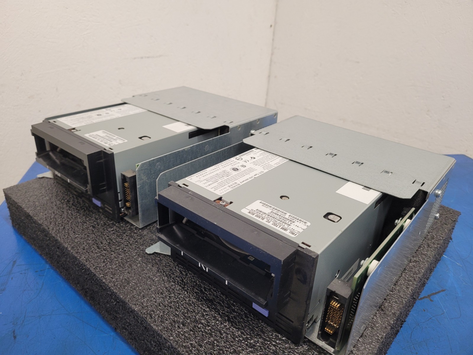 Sun StorageTek SL500 LTO2 IBM 2GB FC Tape Drive in Tray 419687702 LOT OF 2x
