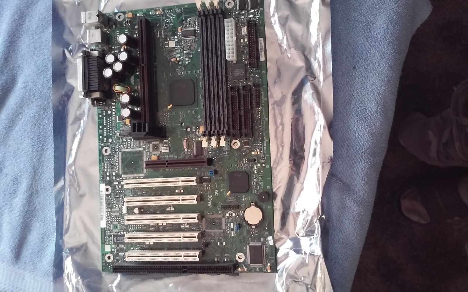 Vintage Gateway intel  pII  Motherboard 4000585  