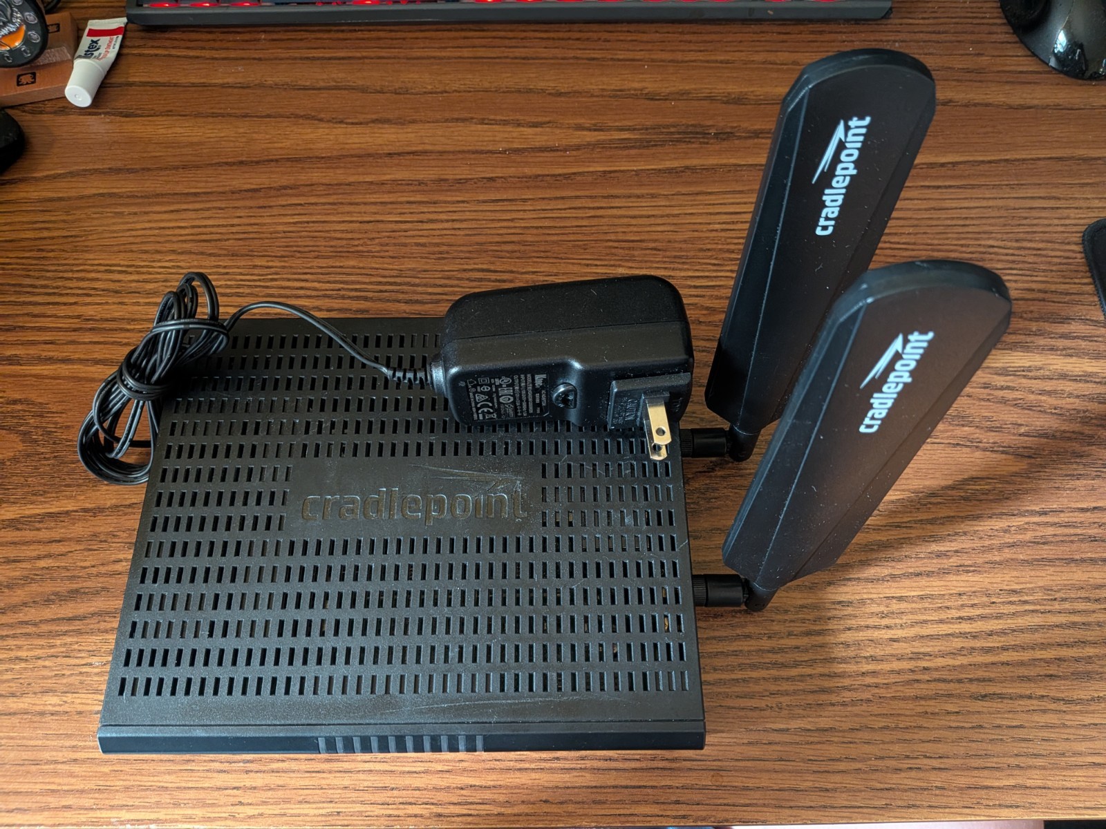 USED, Cradlepoint Advanced Edge Router AER-1650 w/ LTE with Power Supply Bundle