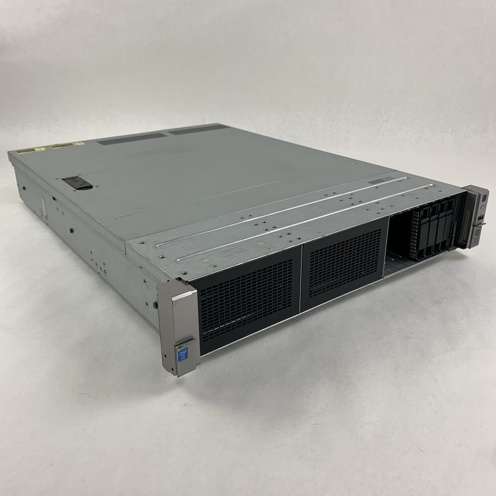 HP Proliant DL180 GEN9 2U 2.5" Server 1x XEON E5-2609 V3 8 GB Ram No OS No HDD