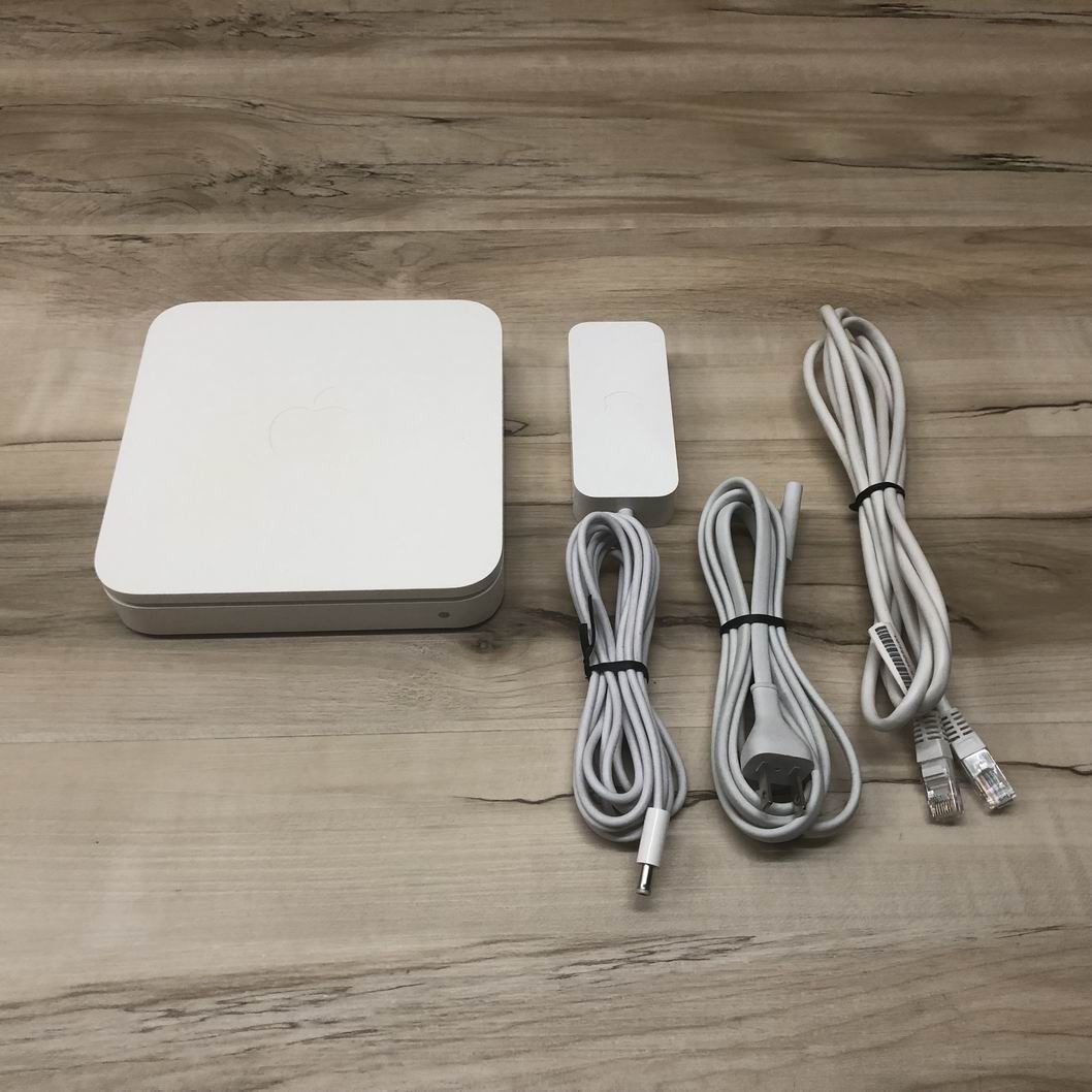 Apple A1408 AirPort Extreme Base Station Wireless Router & Power Supply / Cables
