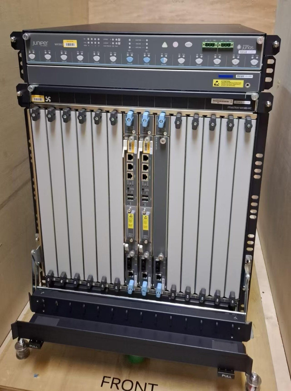 New Juniper MX960BASE3-AC Router Chassis + 3xSCBE2-MX-BB, 2xRE-S-X6-128G