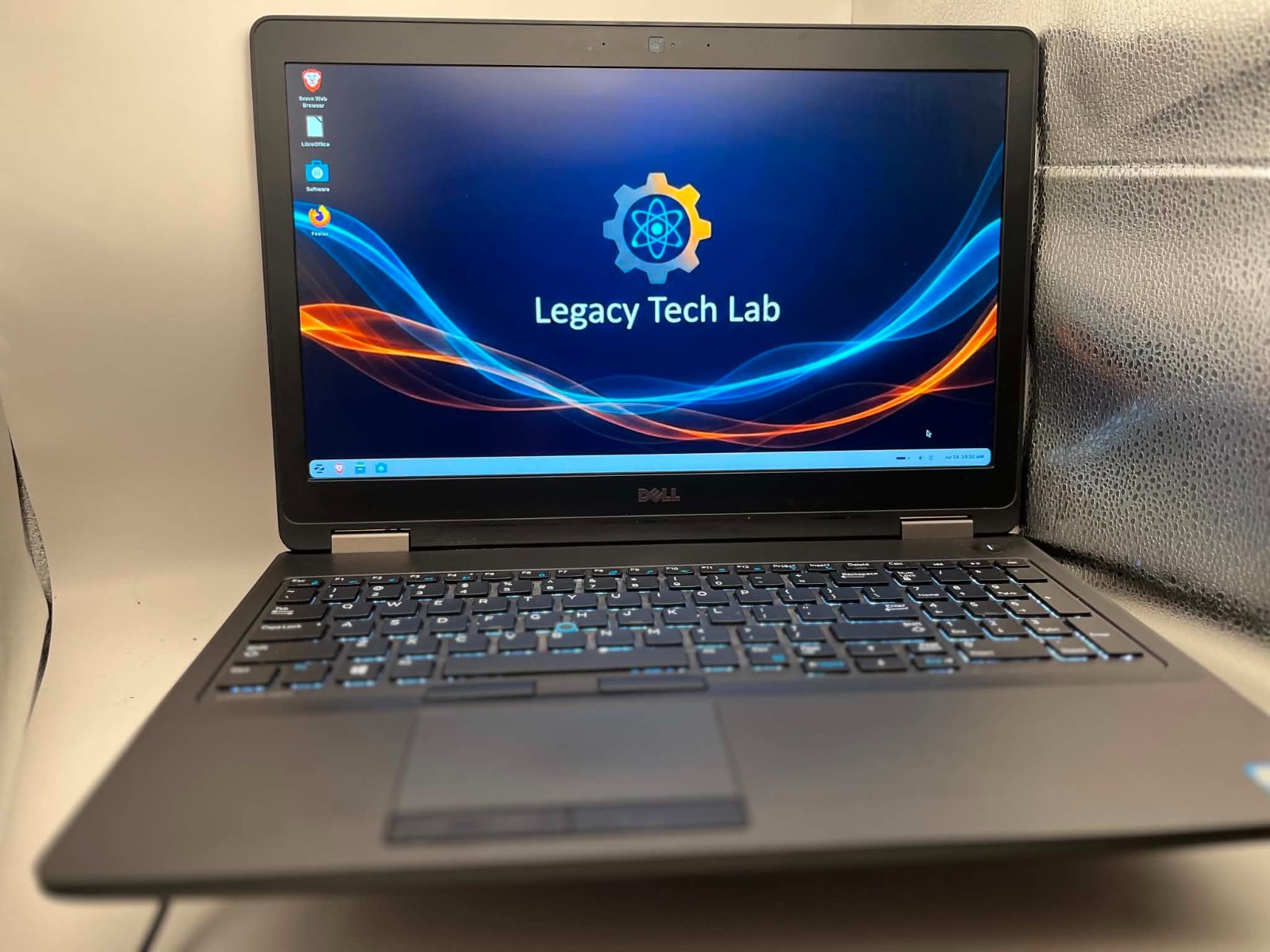 Dell Latitude |Linux Zorin |i3-6100x4| 8GB|500GB hd|Backlit Keys| 1 YR WARRANTY