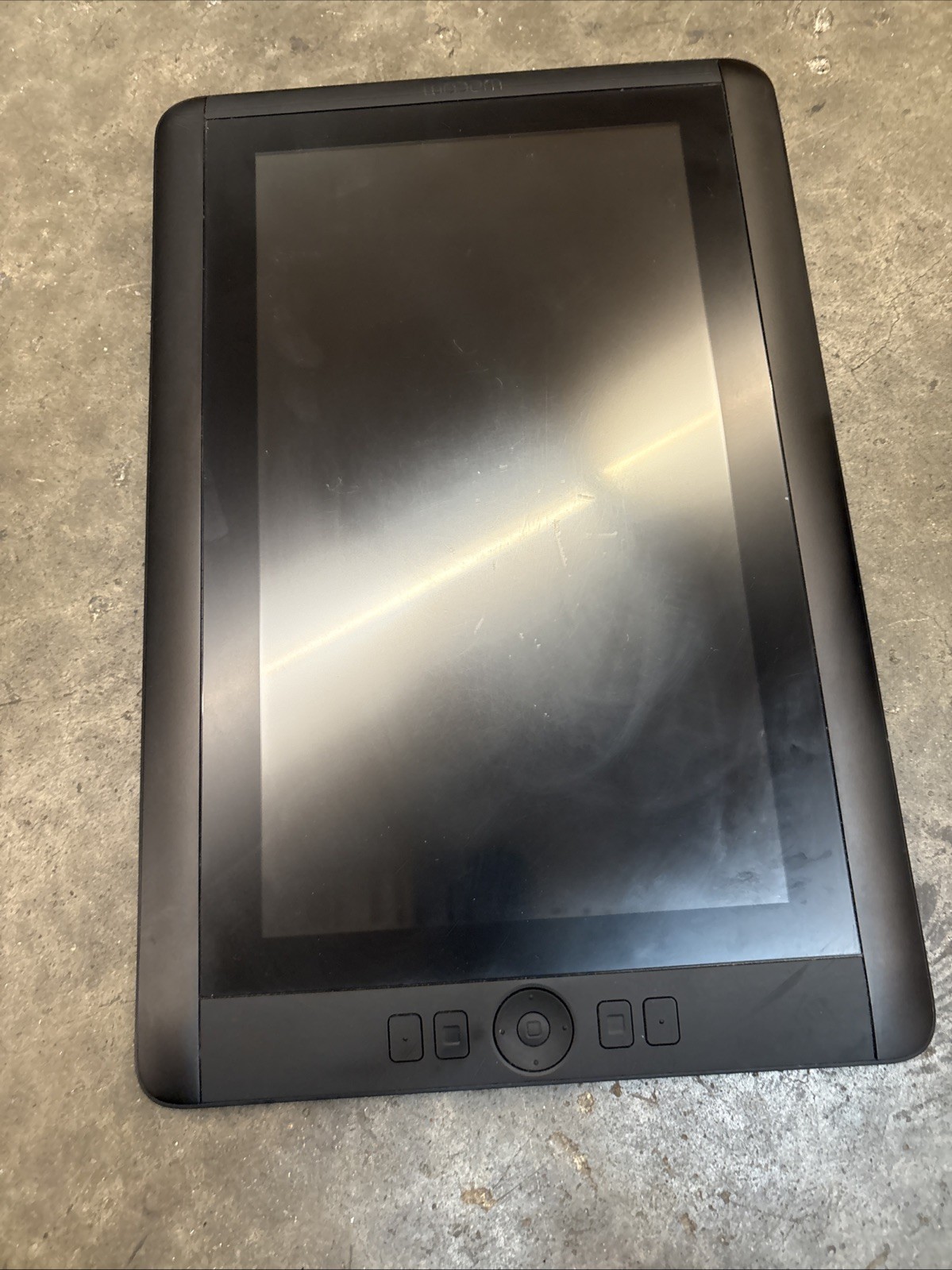 Wacom CINTIQ 13HD Graphics Tablet-Works, Minor Cosmetic Imperfections