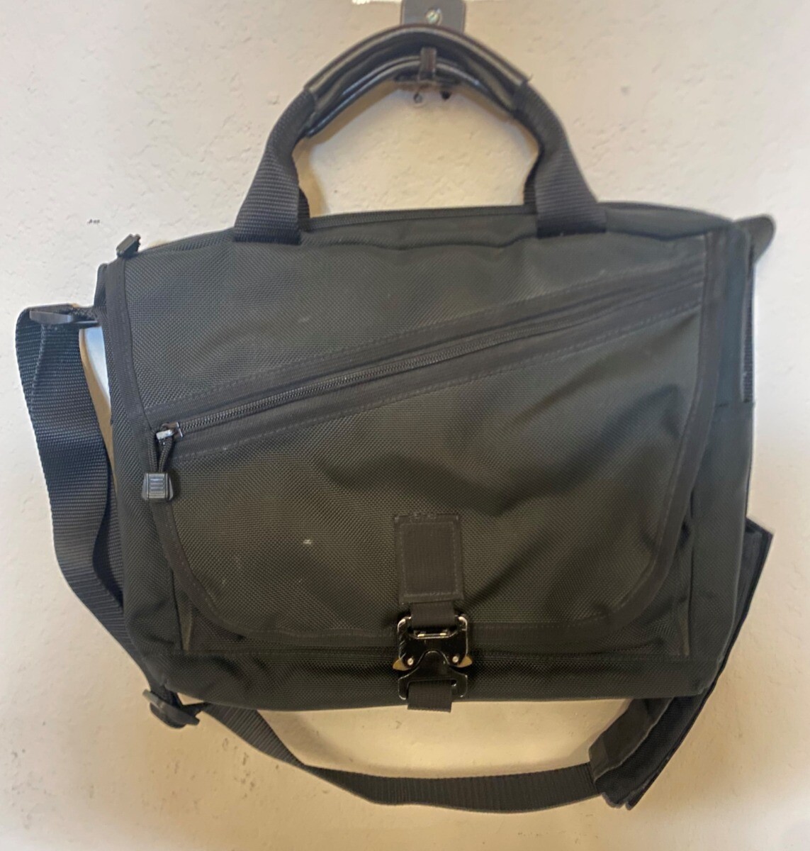 Waterfield Designs 15" Padded Laptop Computer Tablet Messenger Bag w/ Sleeve