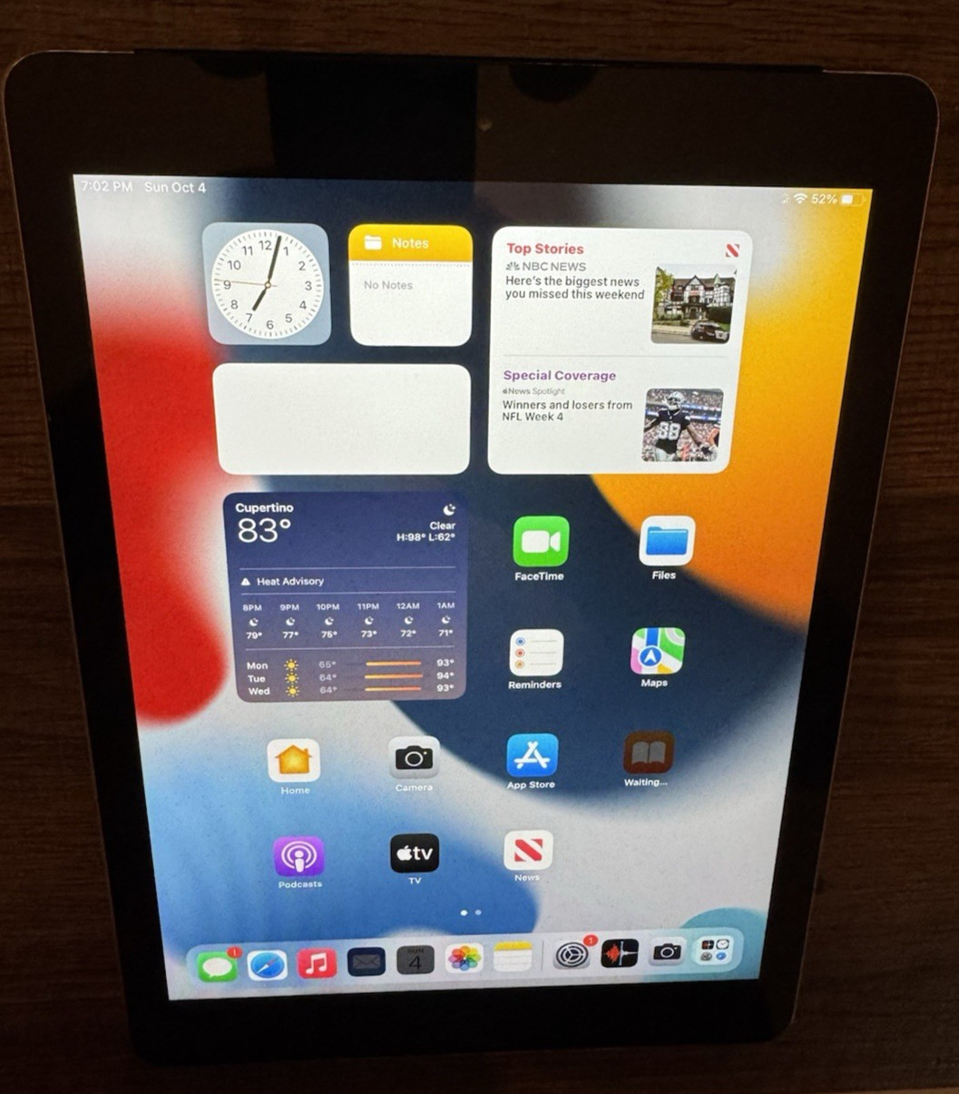 Apple iPad 6th Gen A1954 9.7" 32GB Gray (WIFI+Cellular) Unlocked Good