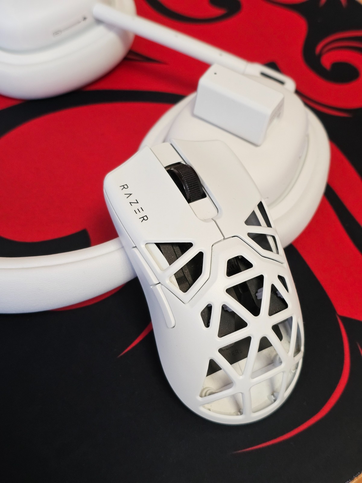 Razer Viper Mini Signature Edition SE Wireless Gaming Mouse - White