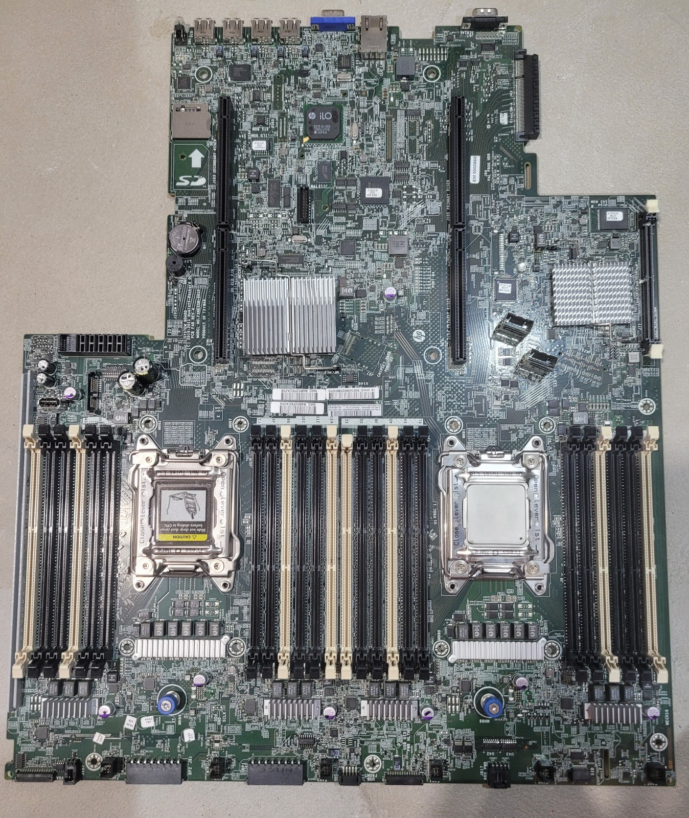 HP ProLiant DL380P G8 FXNESSN-001P Motherboard 662530 622217 1x Xeon E5-2630